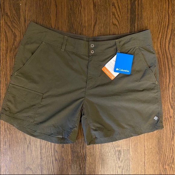 Columbia Pants - Columbia silver ridge shorts. Army green size 16